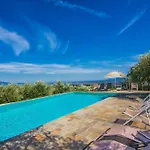 Tenuta San Giovanni Lucca - Borgo Ai Rovai