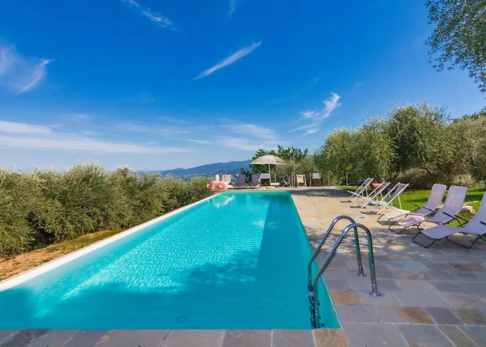 Tenuta San Giovanni Lucca - Borgo Ai Rovai