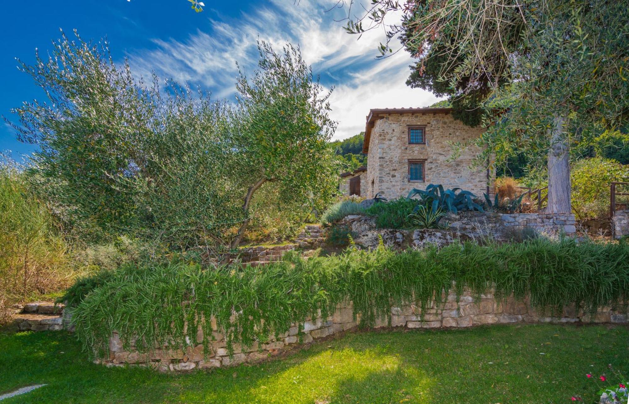 Tenuta San Giovanni - Borgo Ai Rovai * Lucques